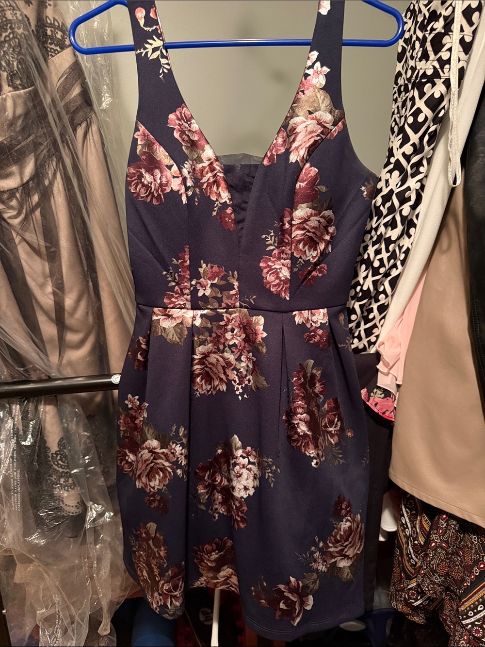 Star Vixen Navy Floral V-Neck Mini Dress